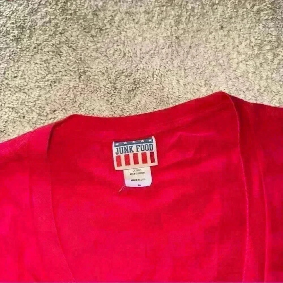 🔥VTG Classic Toronto Raptors Red T-Shirt Junk Food NBA Basketball Fan USA  Made - Picture 4 of 4